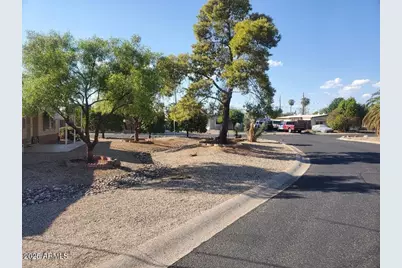 19065 N Dinero Road, Sun City, AZ 85373 - Photo 8
