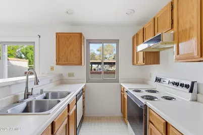 8140 N 107th Avenue #281, Peoria, AZ 85345 - Photo 10