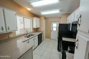 17200 W Bell Rd, Surprise, AZ 85374 - Photo 26