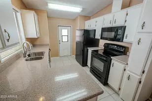 17200 W Bell Rd, Surprise, AZ 85374 - Photo 26