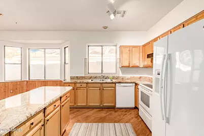 13558 W Young Street, Surprise, AZ 85374 - Photo 12