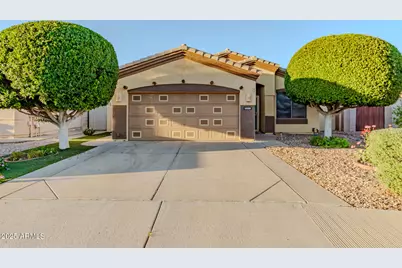 13558 W Young Street, Surprise, AZ 85374 - Photo 2