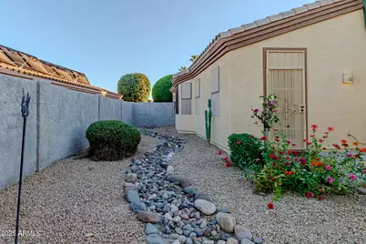 13558 W Young Street, Surprise, AZ 85374 - Photo 32