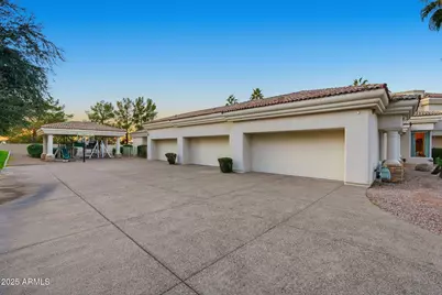 6 E Oakwood Hills Drive, Chandler, AZ 85248 - Photo 100