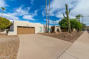 10627 N 44th Ct, Phoenix, AZ 85028 - Photo 6