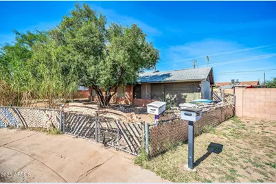 1526 W Muriel Drive, Phoenix, AZ 85023 - Photo 2