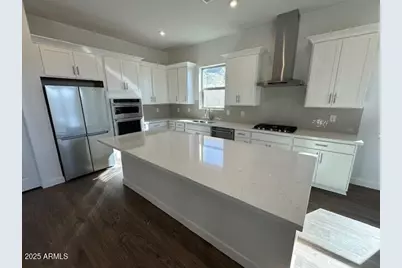 10218 S 21st Drive, Phoenix, AZ 85041 - Photo 8