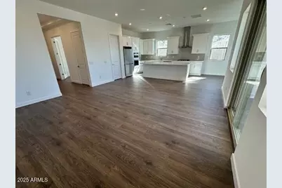 10218 S 21st Drive, Phoenix, AZ 85041 - Photo 10