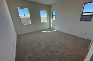 10218 S 21st Dr, Phoenix, AZ 85041 - Photo 18