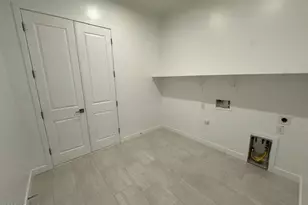 10218 S 21st Dr, Phoenix, AZ 85041 - Photo 12