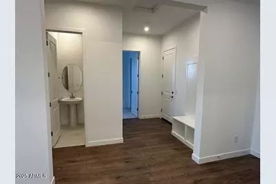 10218 S 21st Drive, Phoenix, AZ 85041 - Photo 4