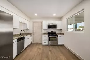 3152 N 24th Dr, Phoenix, AZ 85015 - Photo 8