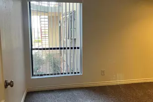 3435 W Danbury Dr, Phoenix, AZ 85053 - Photo 10