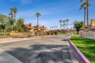 4901 S Calle Los Cerros Dr, Tempe, AZ 85282 - Photo 32