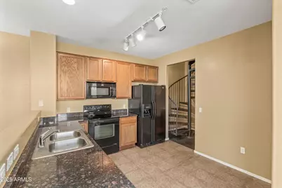 2277 E Huntington Drive, Phoenix, AZ 85040 - Photo 8