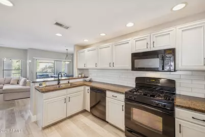 20121 N 76th Street #2029, Scottsdale, AZ 85255 - Photo 12