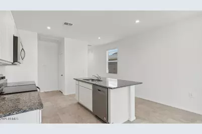 2032 W Starkey Avenue, Apache Junction, AZ 85120 - Photo 6