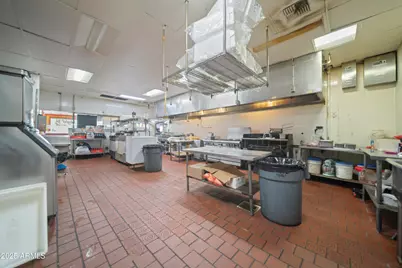 5033 N 67th Avenue, Glendale, AZ 85301 - Photo 18