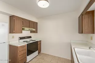 13642 N Silverbell Dr, Sun City, AZ 85351 - Photo 16