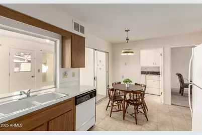 13642 N Silverbell Drive, Sun City, AZ 85351 - Photo 8