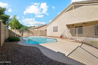 9333 W Clara Lane, Peoria, AZ 85382 - Photo 8