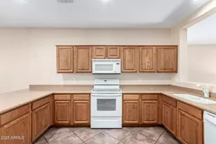 17639 W Caribbean Ln, Surprise, AZ 85388 - Photo 12