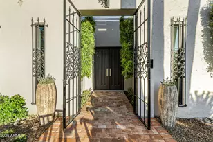 5642 N Scottsdale Rd, Paradise Valley, AZ 85253 - Photo 2