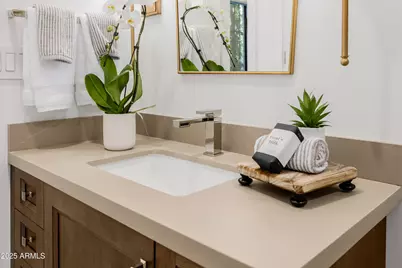 5642 N Scottsdale Road, Paradise Valley, AZ 85253 - Photo 22