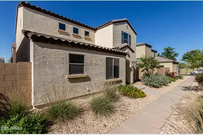 8029 W Albeniz Place, Phoenix, AZ 85043 - Photo 2