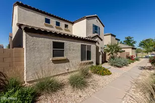 8029 W Albeniz Pl, Phoenix, AZ 85043 - Photo 2