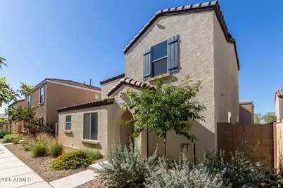 8029 W Albeniz Place, Phoenix, AZ 85043 - Photo 4