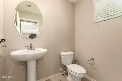 8029 W Albeniz Place, Phoenix, AZ 85043 - Photo 12