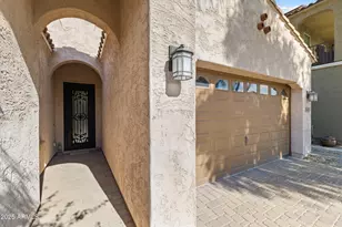 4622 E Casitas Del Rio Dr, Phoenix, AZ 85050 - Photo 4