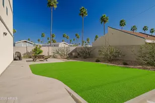 2502 E Paradise Ln, Phoenix, AZ 85032 - Photo 4