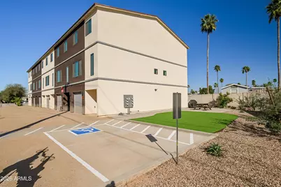 2502 E Paradise Lane #Apt 2, Phoenix, AZ 85032 - Photo 2