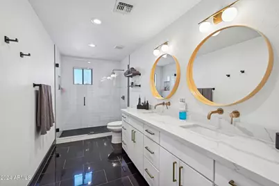 2101 N 25th Place, Phoenix, AZ 85008 - Photo 18