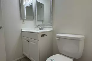 5725 N 71st Ave, Glendale, AZ 85303 - Photo 12