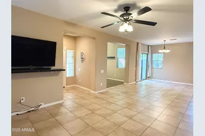 2146 W Scully Drive, Phoenix, AZ 85023 - Photo 6