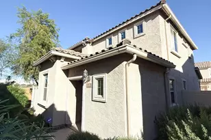 2146 W Scully Dr, Phoenix, AZ 85023 - Photo 2