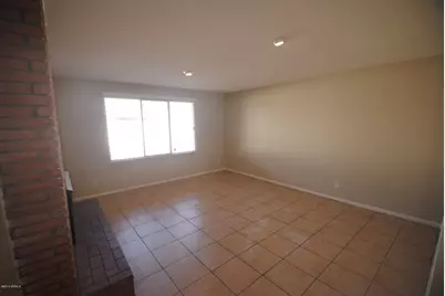 5746 N 41st Drive, Phoenix, AZ 85019 - Photo 6