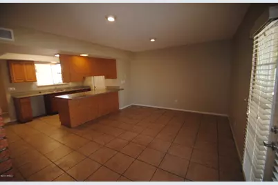 5746 N 41st Drive, Phoenix, AZ 85019 - Photo 8