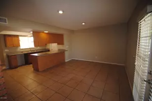 5746 N 41st Dr, Phoenix, AZ 85019 - Photo 8