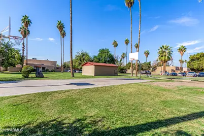6806 W Devonshire Avenue, Phoenix, AZ 85033 - Photo 24