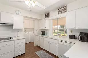 9437 W Long Hills Dr, Sun City, AZ 85351 - Photo 10