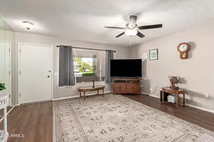 9437 W Long Hills Dr, Sun City, AZ 85351 - Photo 8