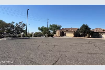 7165 S Briarwood Court, Gilbert, AZ 85298 - Photo 2