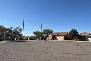 7165 S Briarwood Ct, Gilbert, AZ 85298 - Photo 2