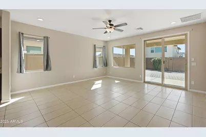 26130 N 121st Avenue, Peoria, AZ 85383 - Photo 4