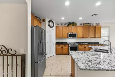 14077 W Charter Oak Road, Surprise, AZ 85379 - Photo 8