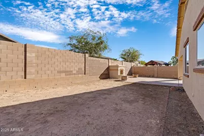 17818 W Lincoln Street, Goodyear, AZ 85338 - Photo 32